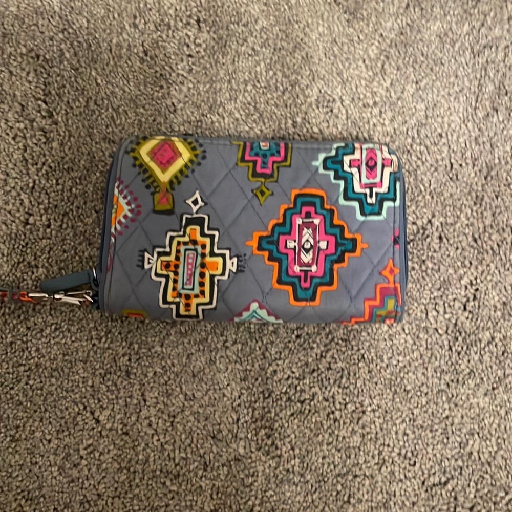 vera bradley wristlet